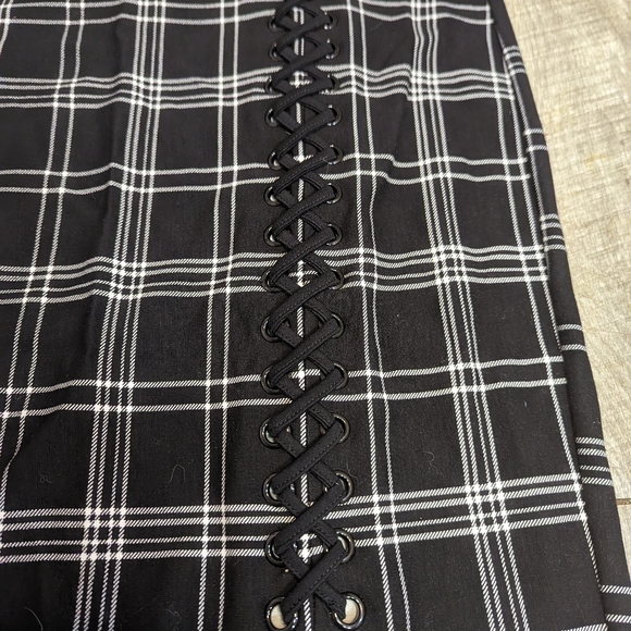 Cute Torrid size 0 lace up pencil shirt black and white plaid pattern - Picture 3 of 8